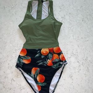 NWT CUPSHE swimsuit